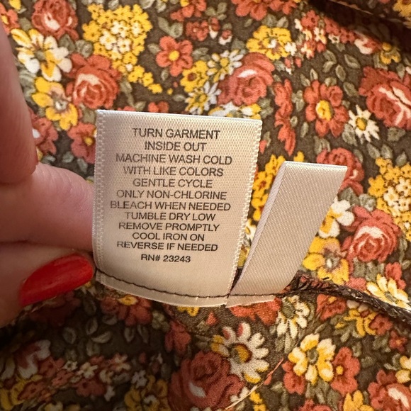 New York & Company Flower Summer Top, Size Medium - Picture 7 of 7